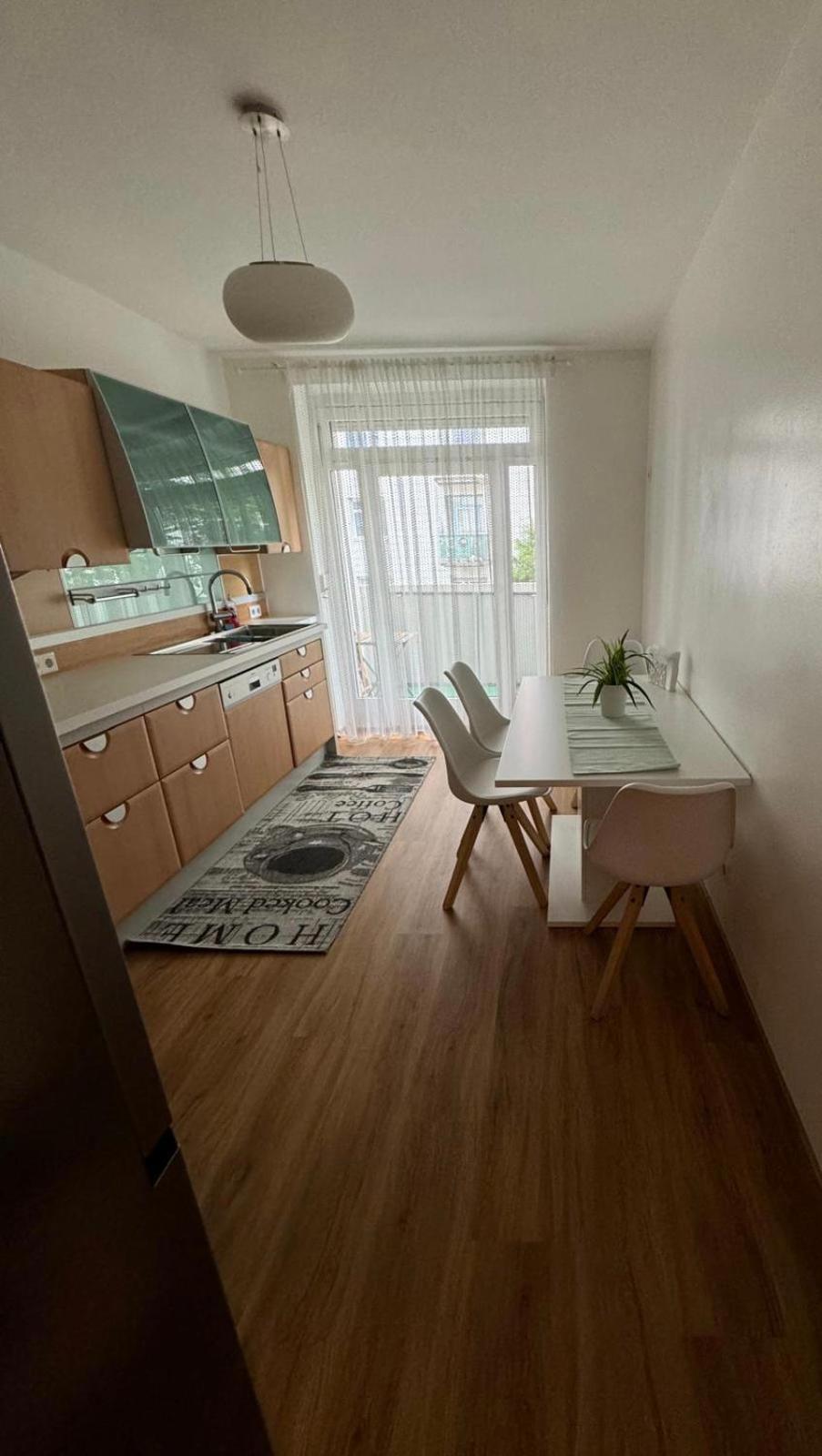 Sunny And Elegant Apartament In Central Location Graz Eksteriør bilde